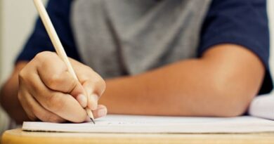 Mac Laren oferece reforço escolar gratuito para crianças de comunidades em Niterói