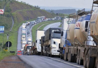Caminhoneiros mantêm ameaça de greve no Brasil