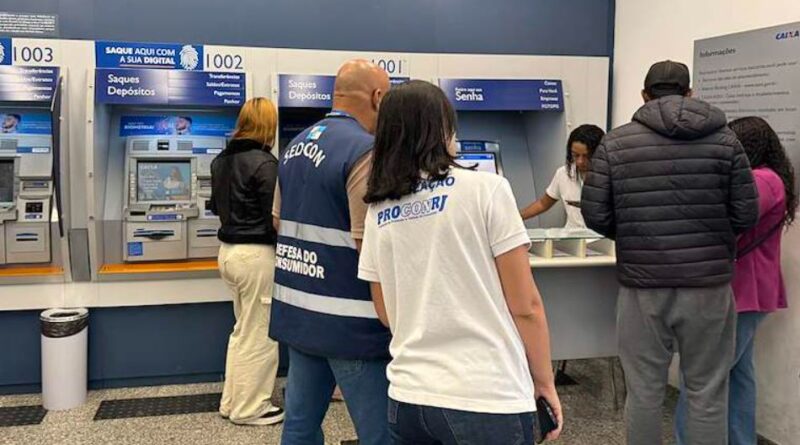 Comércio e agência bancária são alvo de fiscalização em Teresópolis