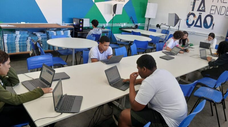 Alunos de escola estadual de Araruama conquistam medalhas na Olimpíada de Negócios e Empreendedorismo