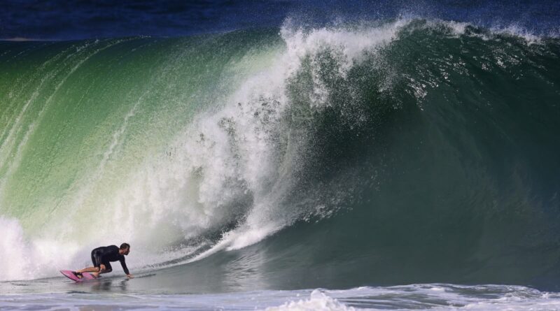 Itacoatiara Big Wave entra em alerta para swell